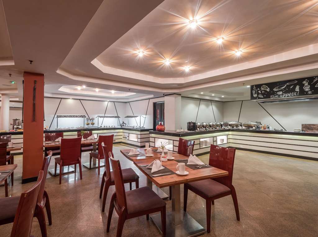 Delta Hotels By Marriott ダル・エス・サラーム レストラン 写真
